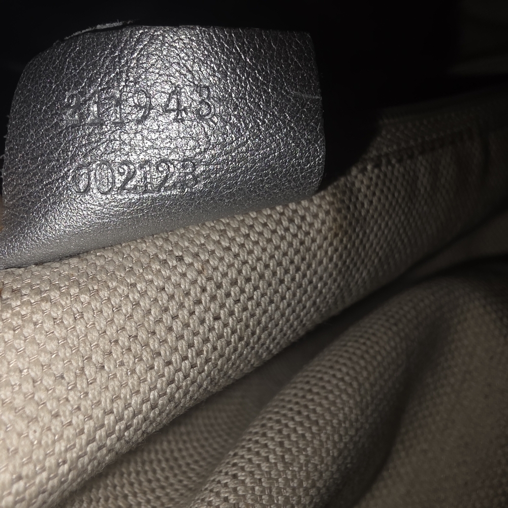 Gucci Silver Monogram Heels and Shoulder Bag - Picture 2 of 11